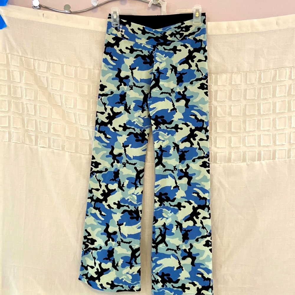 Army blue legging pattern